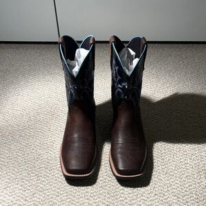 New Without Tags Ariat Brown / Black “Tombstone” Cowboy Boot Kids / Boys Size 5